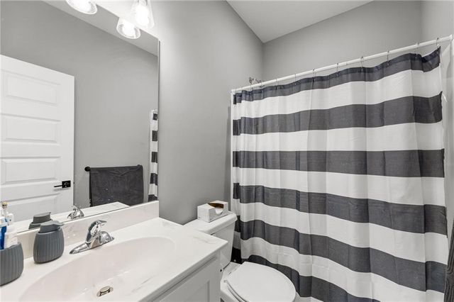 11722 N Manning Avenue, Kansas City, MO 64157