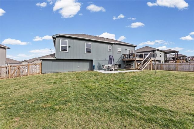 11722 N Manning Avenue, Kansas City, MO 64157