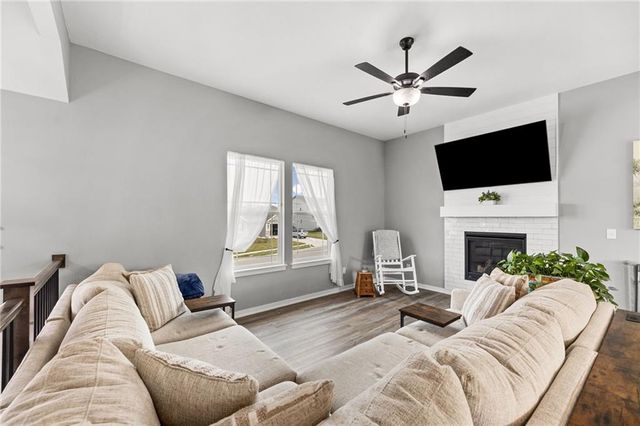 11722 N Manning Avenue, Kansas City, MO 64157