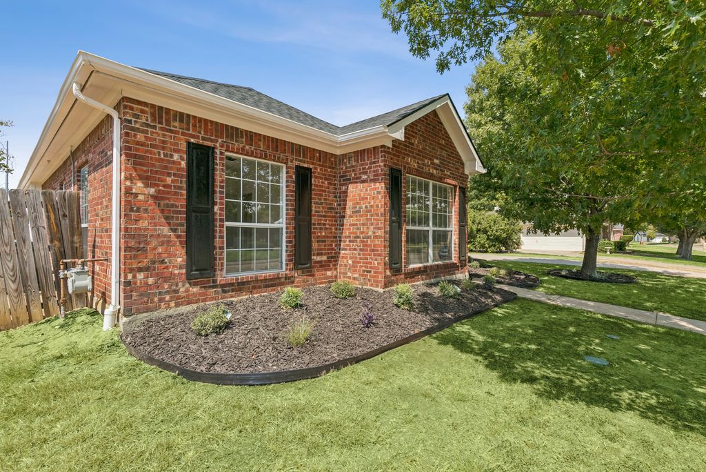 636 Whitetail Deer Lane, Crowley, TX 76036 — photo 3