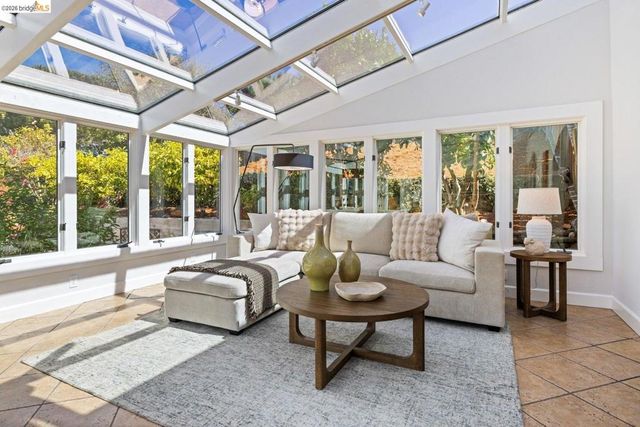2615 Alhambra Way, Pinole, CA 94564