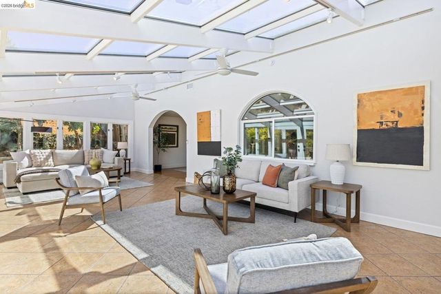 2615 Alhambra Way, Pinole, CA 94564