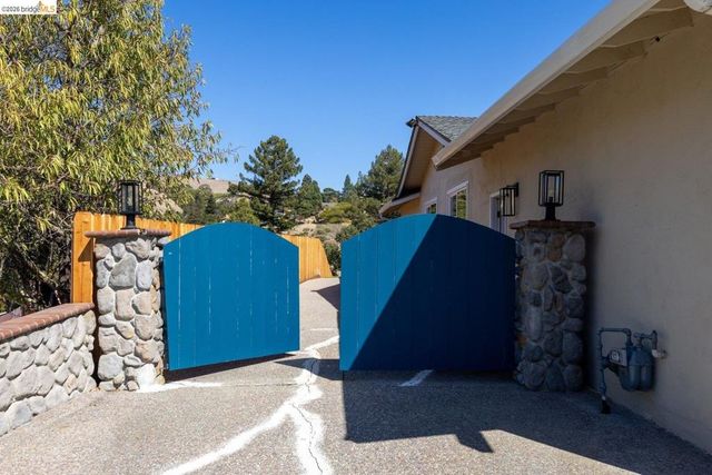 2615 Alhambra Way, Pinole, CA 94564