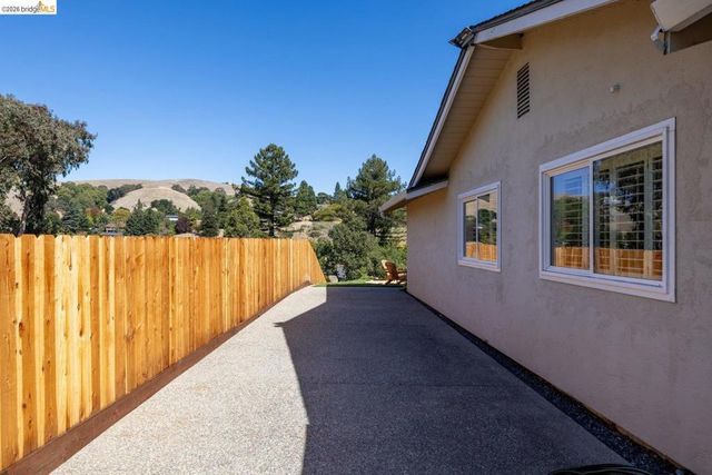 2615 Alhambra Way, Pinole, CA 94564