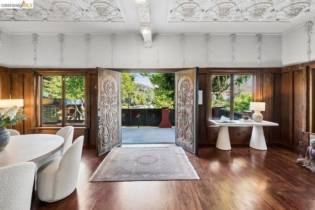 1049 Keith Ave, Berkeley, CA 94708