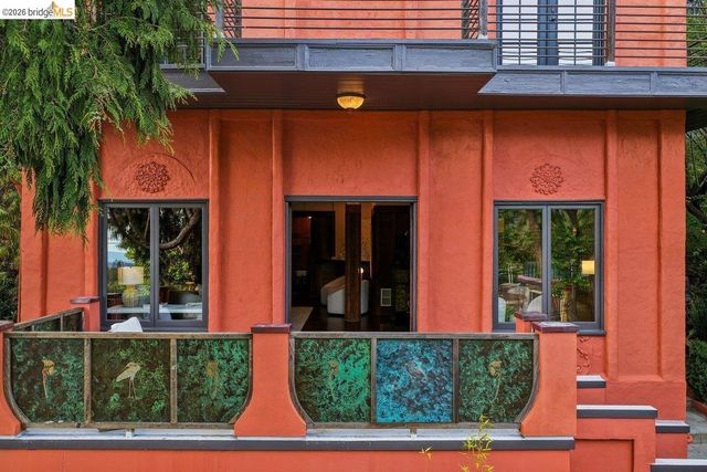 1049 Keith Ave, Berkeley, CA 94708