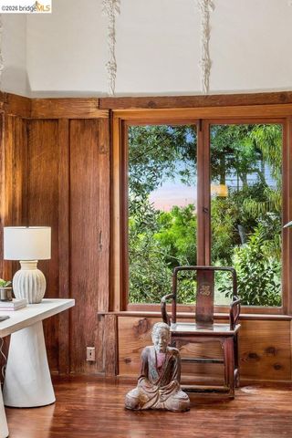 1049 Keith Ave, Berkeley, CA 94708
