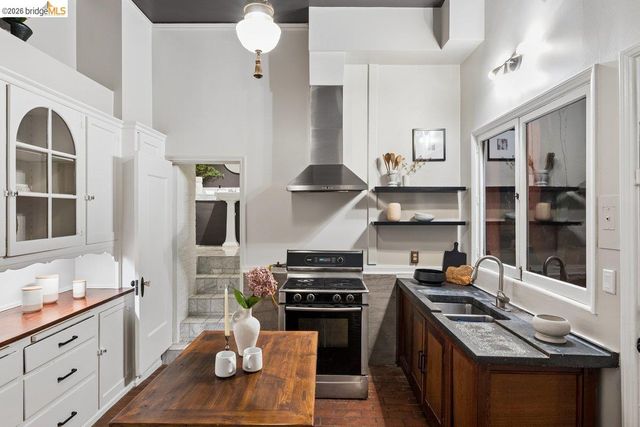 1049 Keith Ave, Berkeley, CA 94708