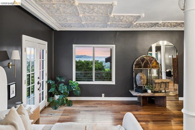 1049 Keith Ave, Berkeley, CA 94708