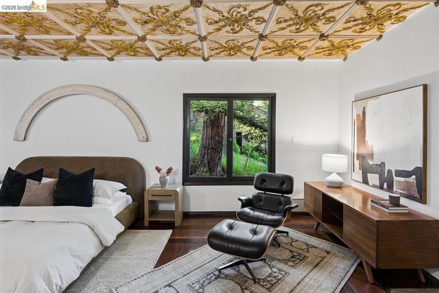 1049 Keith Ave, Berkeley, CA 94708