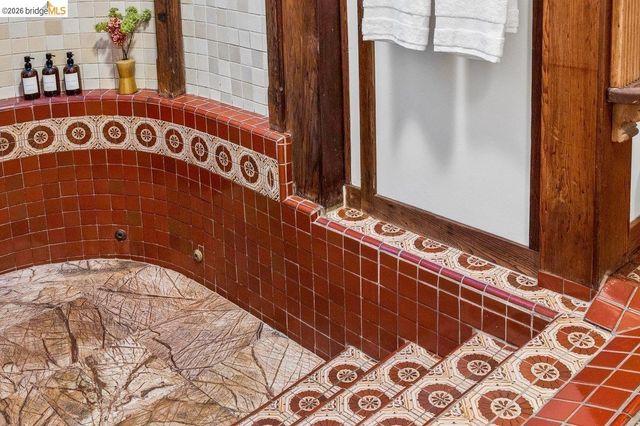 1049 Keith Ave, Berkeley, CA 94708
