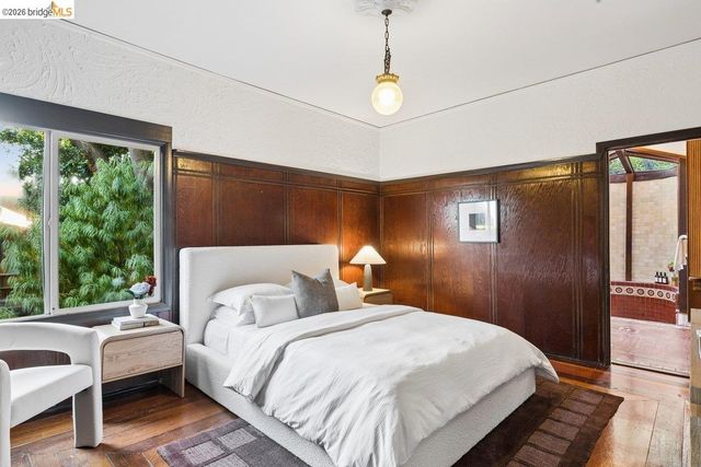 1049 Keith Ave, Berkeley, CA 94708