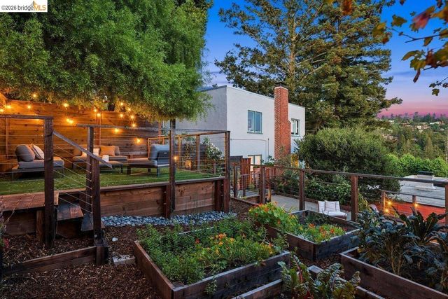 1049 Keith Ave, Berkeley, CA 94708