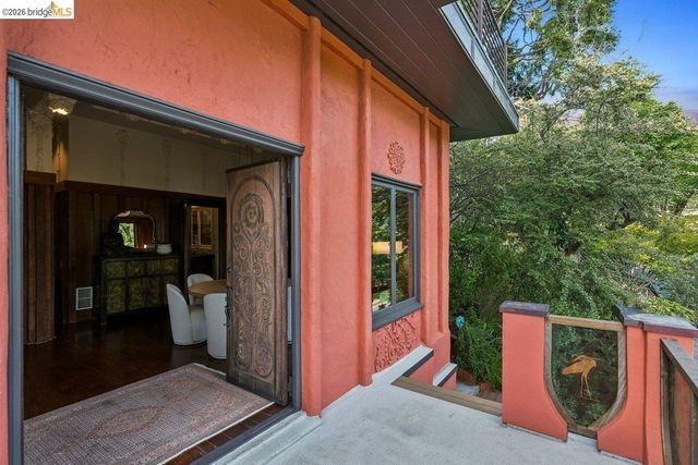 1049 Keith Ave, Berkeley, CA 94708