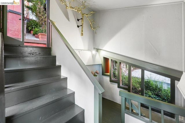 1049 Keith Ave, Berkeley, CA 94708