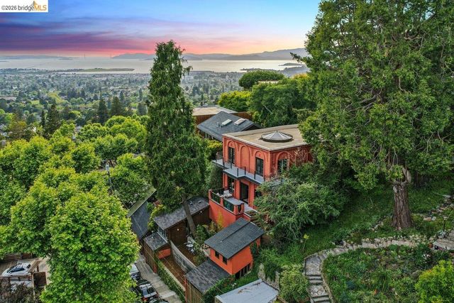 1049 Keith Ave, Berkeley, CA 94708
