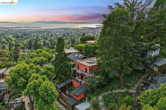 1049 Keith Ave, Berkeley, CA 94708