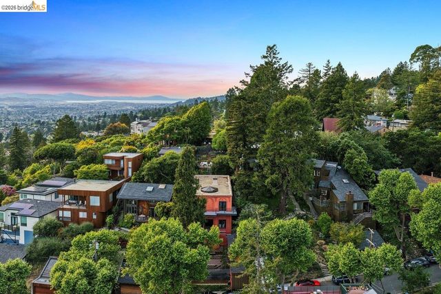 1049 Keith Ave, Berkeley, CA 94708