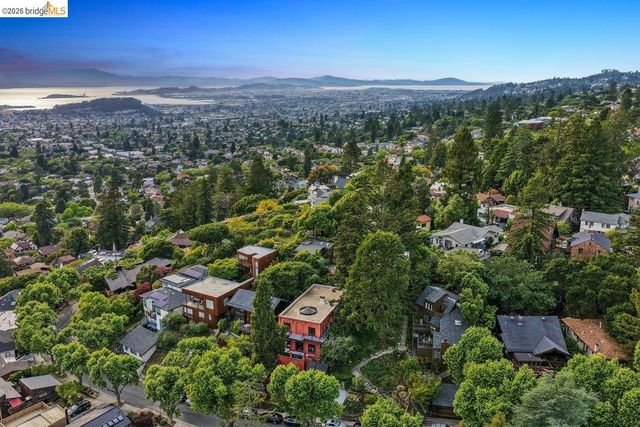 1049 Keith Ave, Berkeley, CA 94708