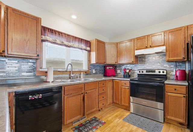 261 SUPERIOR STREET, Fond Du Lac, WI 54935