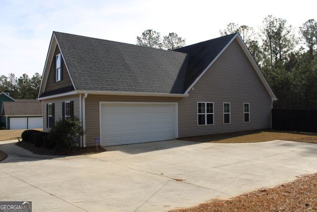 206 Cole Forest Boulevard, Barnesville, GA 30204