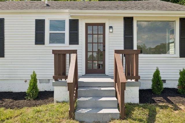 105 Batson St, Ashland City, TN 37015