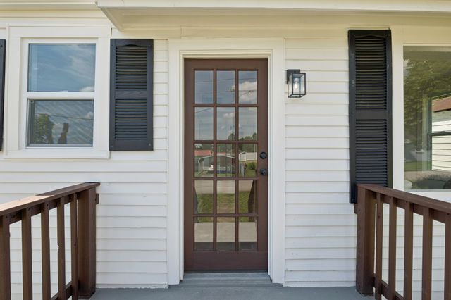 105 Batson St, Ashland City, TN 37015