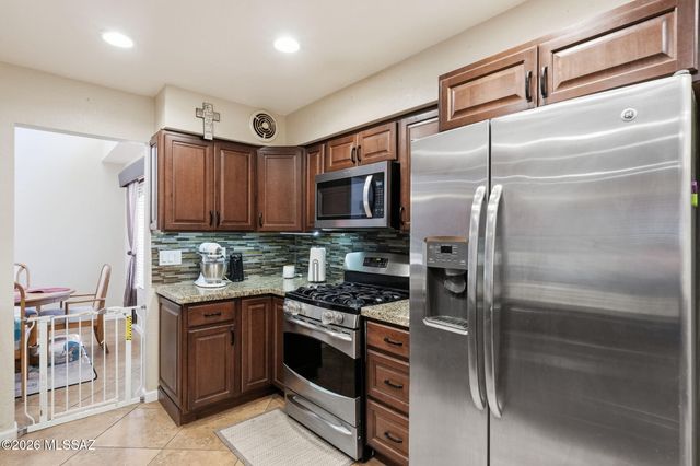 1260 N Amberbrooke Avenue, Tucson, AZ 85745