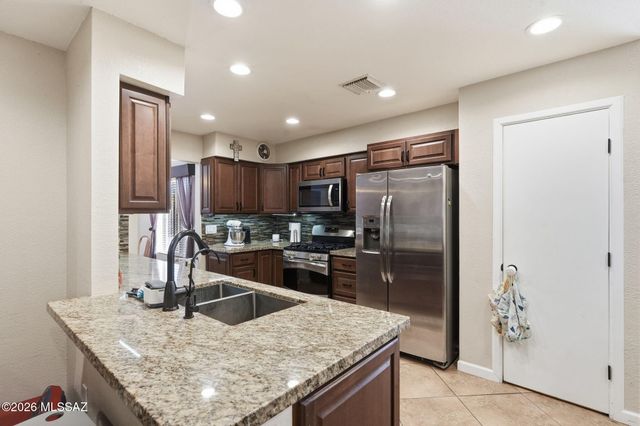 1260 N Amberbrooke Avenue, Tucson, AZ 85745