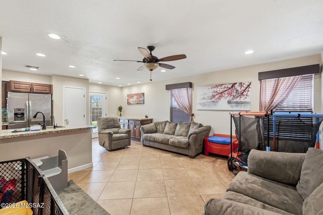 1260 N Amberbrooke Avenue, Tucson, AZ 85745