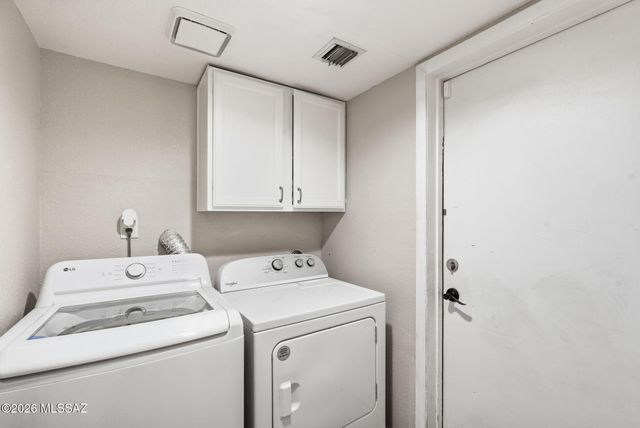 1260 N Amberbrooke Avenue, Tucson, AZ 85745