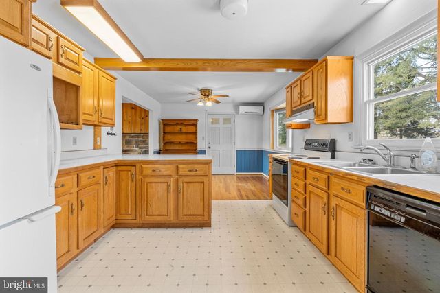 127 WATSON RD, State College, PA 16801