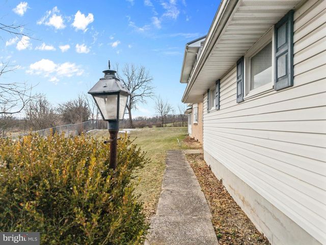 127 WATSON RD, State College, PA 16801