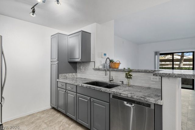 8250 North Grand Canyon Drive 1127, Las Vegas, NV 89166