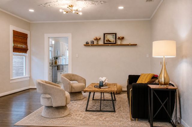 118 S Marlborough Avenue, Dallas, TX 75208