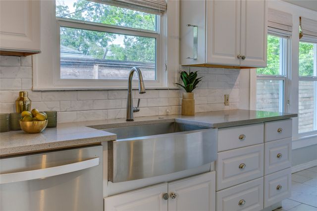 118 S Marlborough Avenue, Dallas, TX 75208