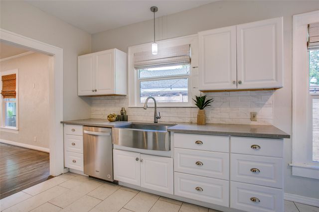 118 S Marlborough Avenue, Dallas, TX 75208