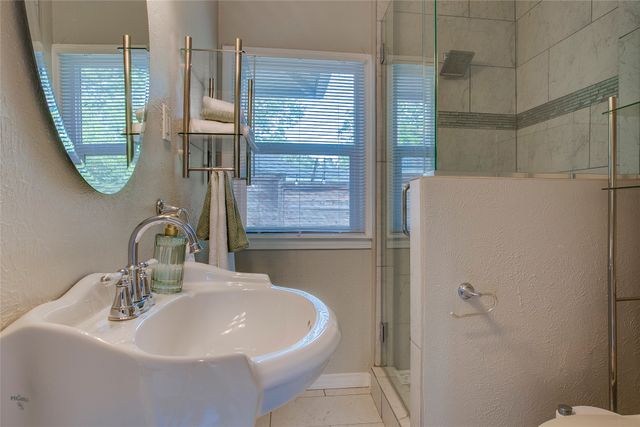 118 S Marlborough Avenue, Dallas, TX 75208