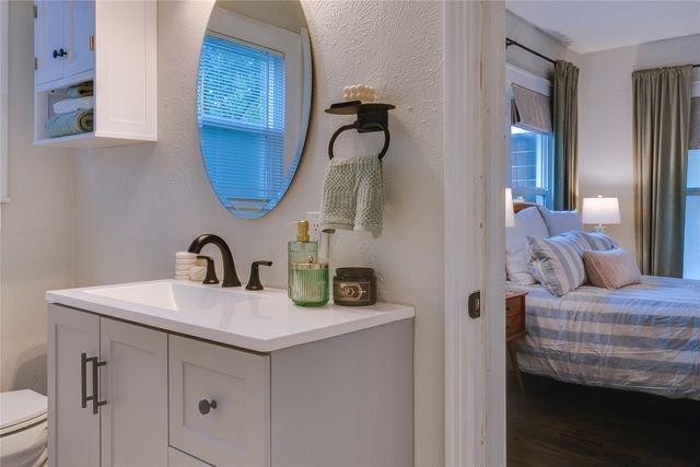 118 S Marlborough Avenue, Dallas, TX 75208