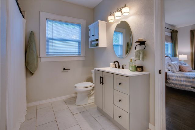 118 S Marlborough Avenue, Dallas, TX 75208