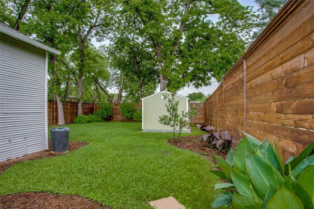 118 S Marlborough Avenue, Dallas, TX 75208