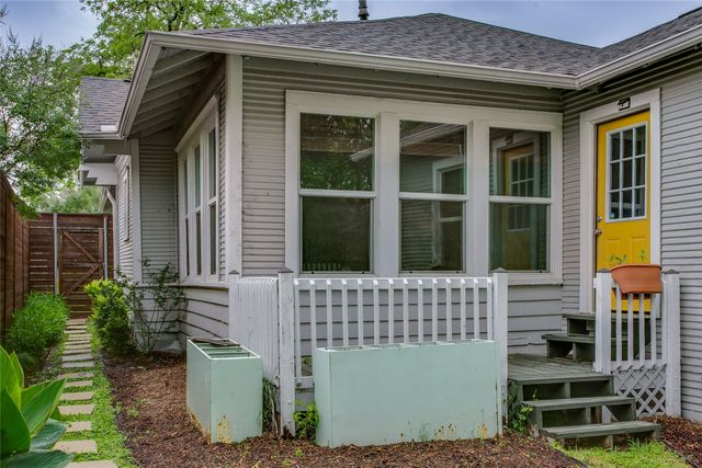 118 S Marlborough Avenue, Dallas, TX 75208