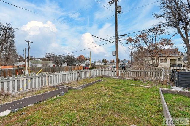 990 Ada Avenue, Idaho Falls, ID 83402