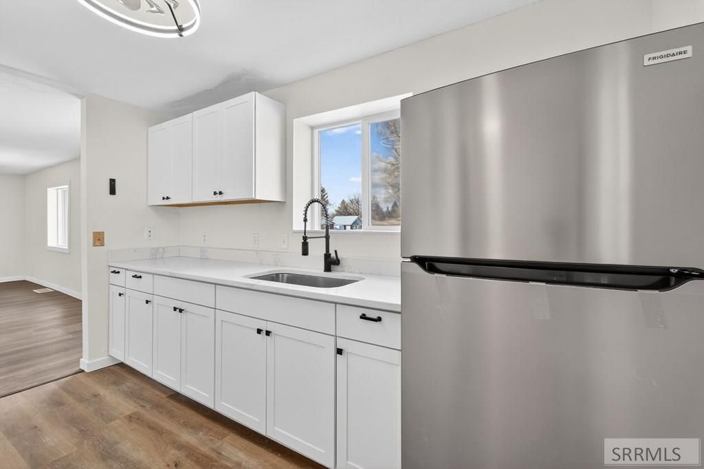 Image 14 of property listing at 990 Ada Avenue, Idaho Falls, ID 83402