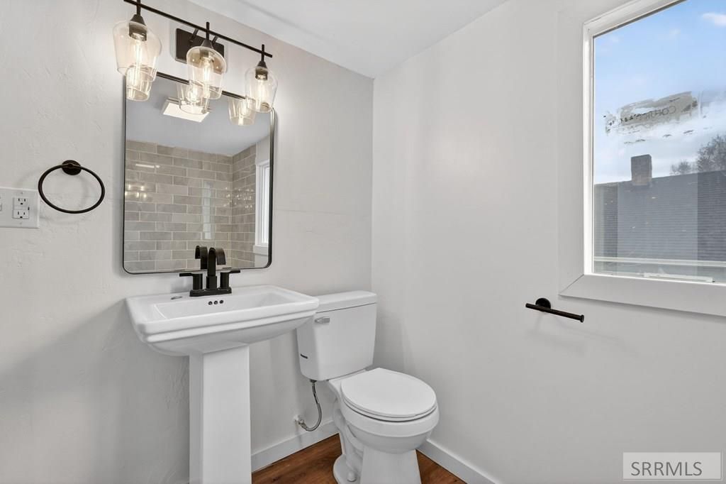 Image 22 of property listing at 990 Ada Avenue, Idaho Falls, ID 83402