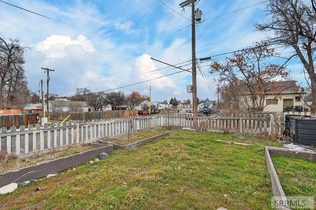 Image 33 of property listing at 990 Ada Avenue, Idaho Falls, ID 83402