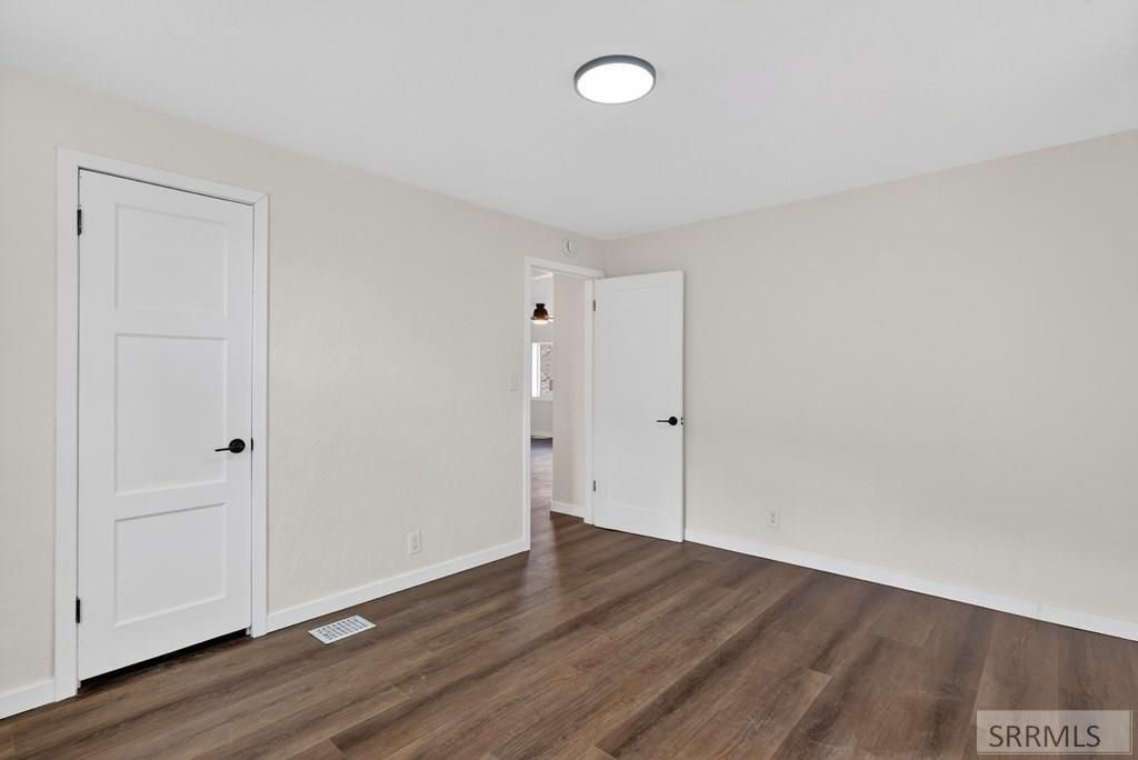 Image 7 of property listing at 990 Ada Avenue, Idaho Falls, ID 83402