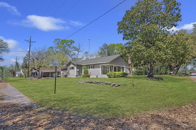201 N Pine Street, Corrigan, TX 75939