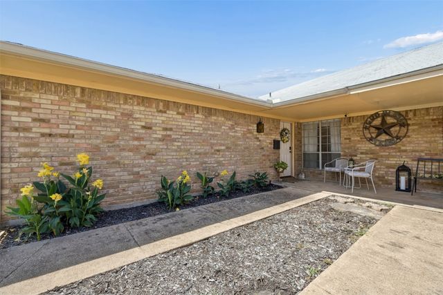 2903 Country Place Court, Carrollton, TX 75006