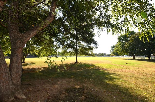 173 N Double Springs Road, Farmington, AR 72730